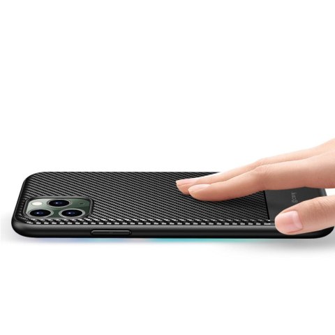 Crong Prestige Carbon Cover - Etui iPhone 11 Pro Max (czarny) Crong Prestige Carbon Cover - Etui iPhone 11 Pro Max (czarny)