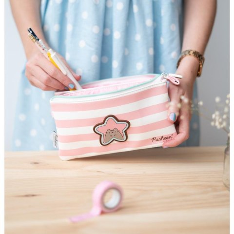 Pusheen - Piórnik potrójny z kolekcji Rose Collection Pusheen - Piórnik potrójny z kolekcji Rose Collection