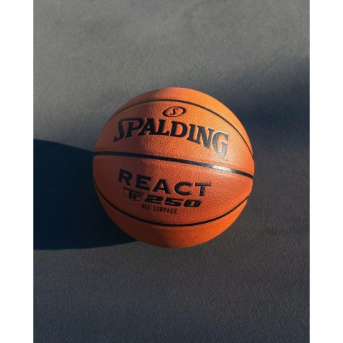 PIŁKA DO KOSZYKÓWKI SPALDING REACT TF-250 R.7 FIBA PIŁKA DO KOSZYKÓWKI SPALDING REACT TF-250 R.7 FIBA