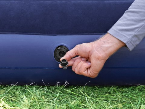 Bestway materac dmuchany Air Mattress Queen wbudowana pompka 203x152 67226 Bestway materac dmuchany Air Mattress Queen wbudowana pompka 203x152 67226