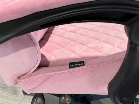 Fotel obrotowy gamingowy HERO POKER PRO PINK SWEET ALCANTARA Fotel obrotowy gamingowy HERO POKER PRO PINK SWEET ALCANTARA