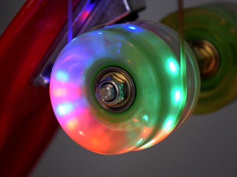 Fiszka LED Deskorolka ze Świecącymi Kółkami do jazdy w Skateparku SP0825 Fiszka LED Deskorolka ze Świecącymi Kółkami do jazdy w Skateparku SP0825