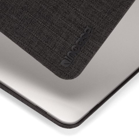 Incase Textured Hardshell in Woolenex - Materiałowa obudowa MacBook Pro 13" (M1/2020) (grafitowy) Incase Textured Hardshell in Woolenex - Materiałowa obudowa MacBook Pro 13" (M1/2020) (grafitowy)