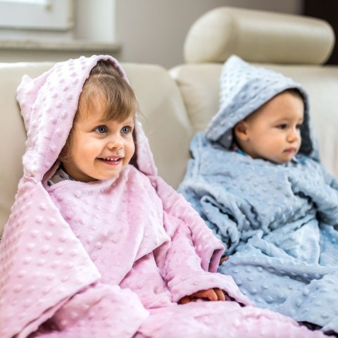 Kocyk zimowy Błękitny minky gruby koc z rękawkami Kocyk zimowy Błękitny minky gruby koc z rękawkami