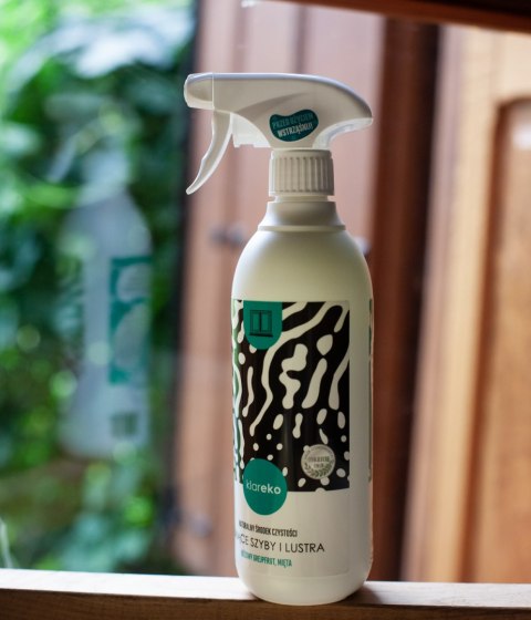 Płyn do mycia szyb i luster grejfrutowo-miętowy butelka 500ml KLAREKO Płyn do mycia szyb i luster grejfrutowo-miętowy butelka 500ml KLAREKO